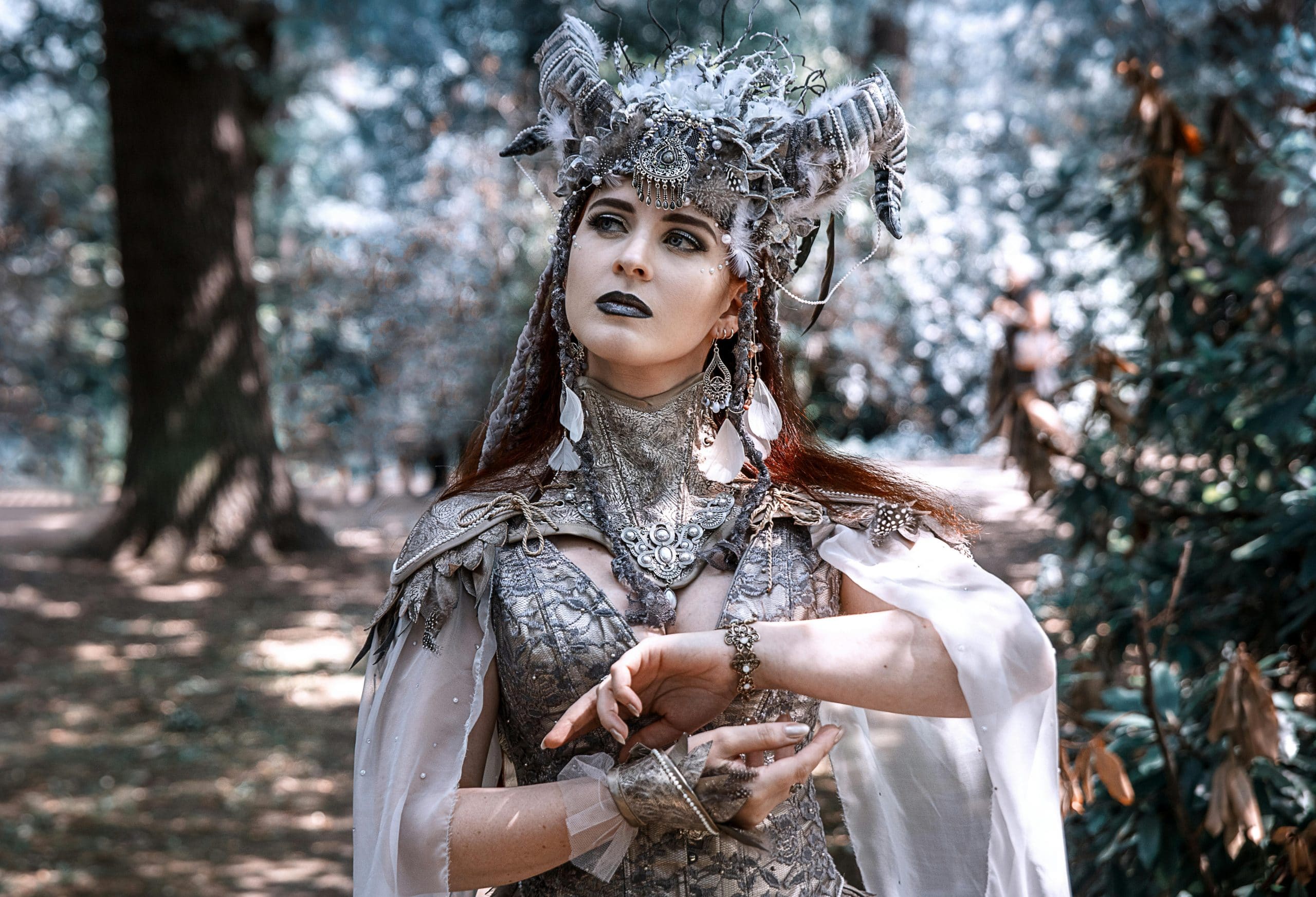 Advanced Biomimetic Fashion Interfaces Inspired by Systems